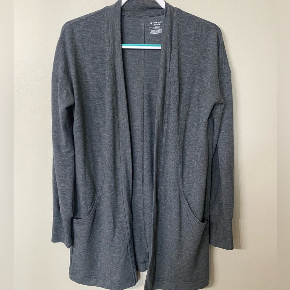 Active wear cardigan